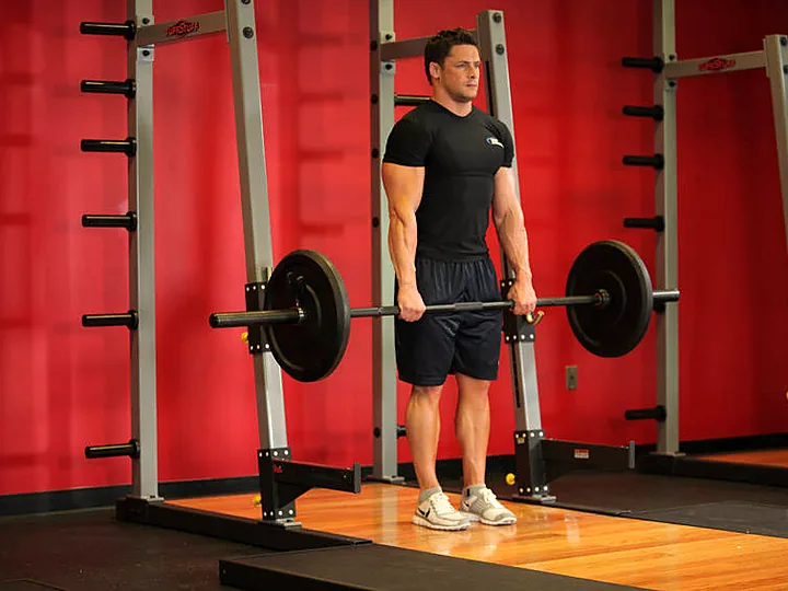 Barbell Shrug: starting position