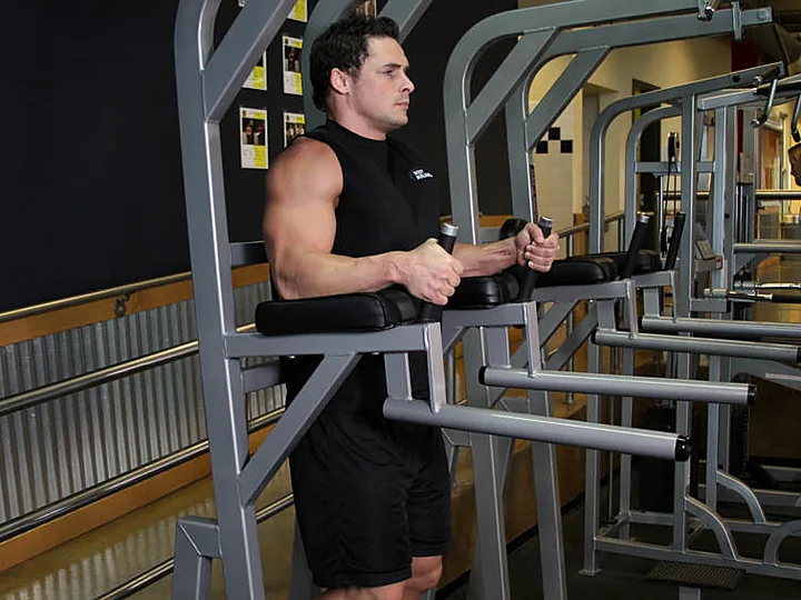 Hanging Knee Raise: starting position