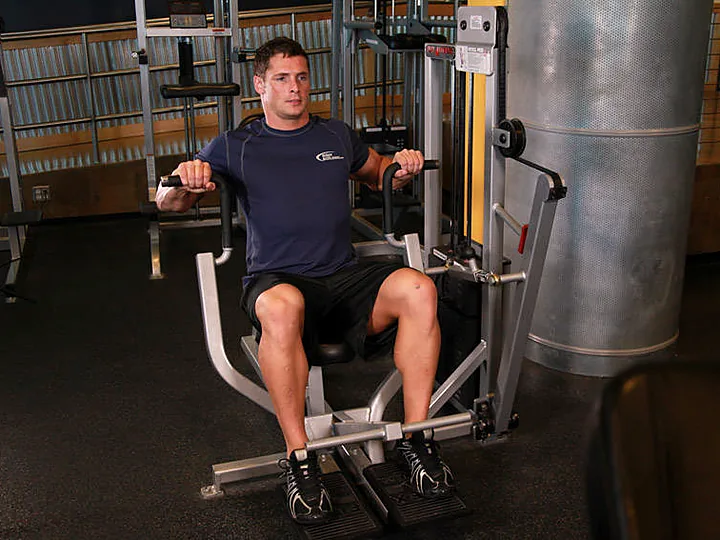 Machine Chest Press: starting position