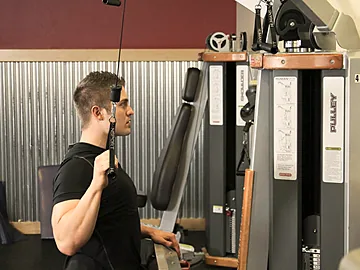 One-Arm Lat Pulldown