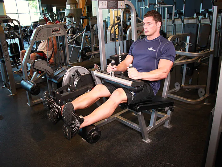 Seated Leg Curl: starting position