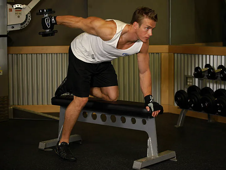 Dumbbell Triceps Kickback: starting position