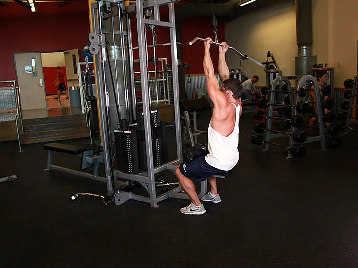 Underhand Lat Pulldown: starting position